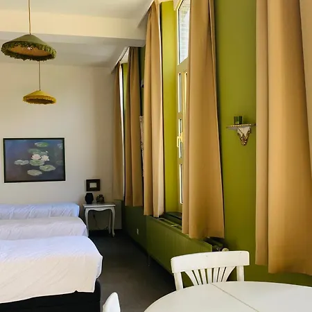 Hotel De Lotuspoort Met Mihr's In De Abdij Bornem