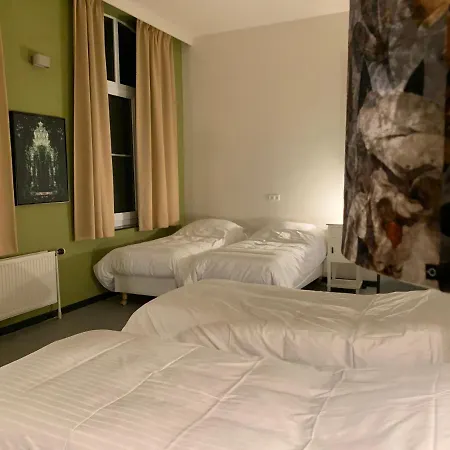 Hotel De Lotuspoort Met Mihr's In De Abdij