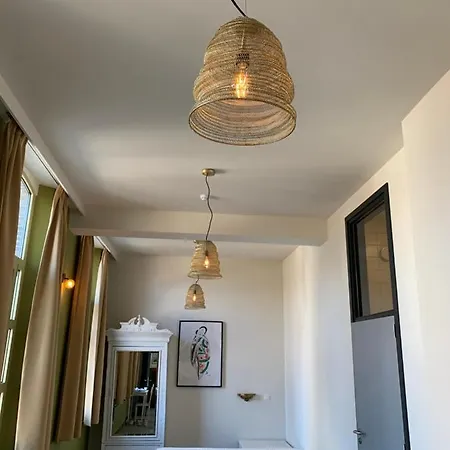 De Lotuspoort Met Mihr's In De Abdij
