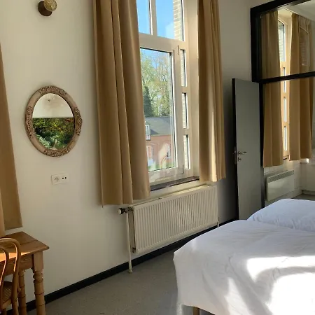 De Lotuspoort Met Mihr's In De Abdij