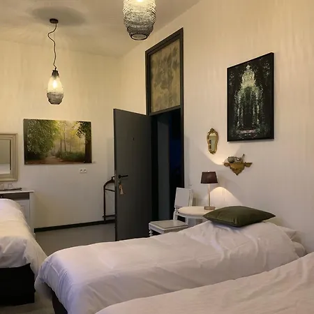 Hotel De Lotuspoort Met Mihr's In De Abdij *